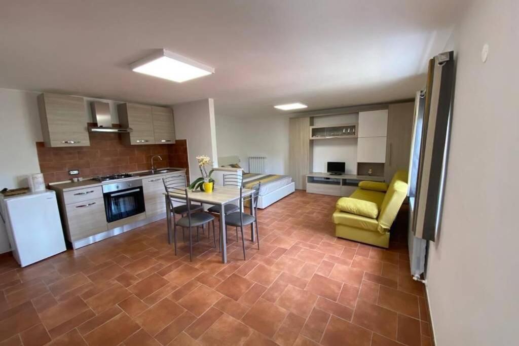 Appartement Alloggio A Via Impero à Lenola Extérieur photo